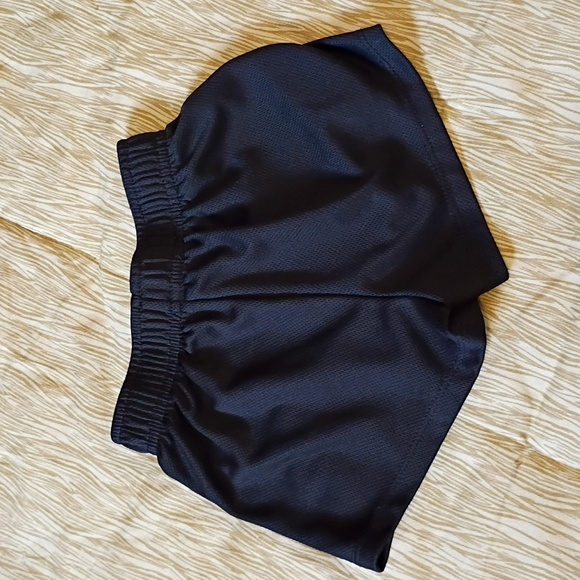 Nike Toddler Girl Pink Tee and Black Shorts Set Size 24M - Picture 8 of 9